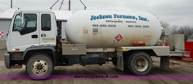 image for item I5082 1998 Chevrolet T7500 propane delivery truck