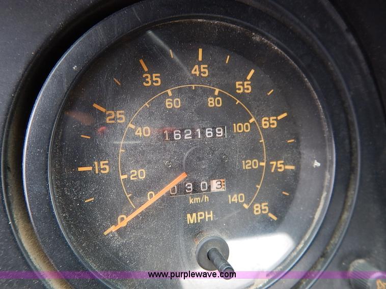 image for item I5082 1998 Chevrolet T7500 propane delivery truck