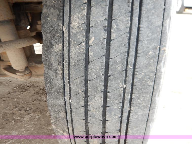 image for item I5082 1998 Chevrolet T7500 propane delivery truck