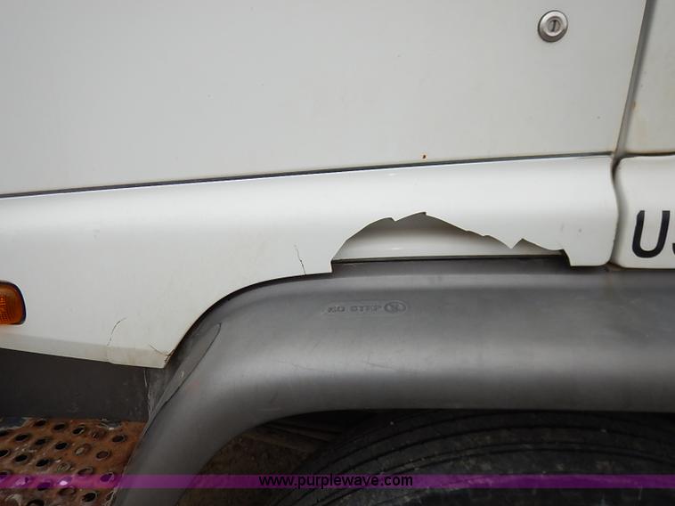 image for item I5082 1998 Chevrolet T7500 propane delivery truck