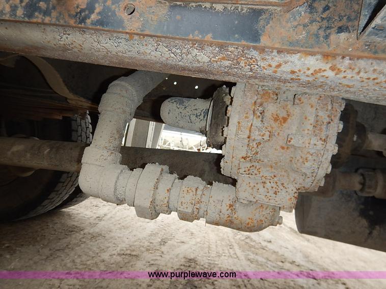 image for item I5082 1998 Chevrolet T7500 propane delivery truck