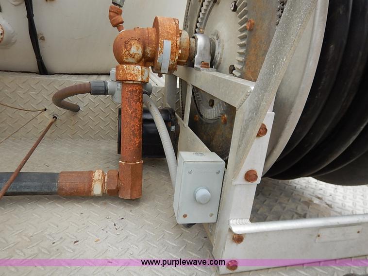 image for item I5082 1998 Chevrolet T7500 propane delivery truck