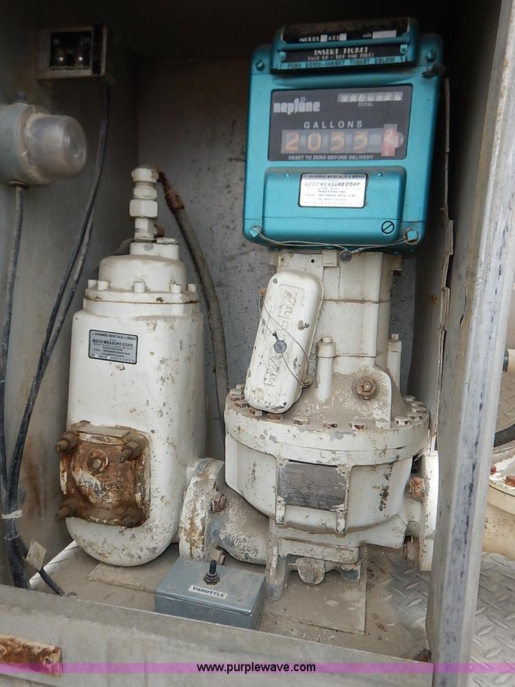 image for item I5082 1998 Chevrolet T7500 propane delivery truck