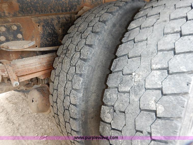 image for item I5082 1998 Chevrolet T7500 propane delivery truck