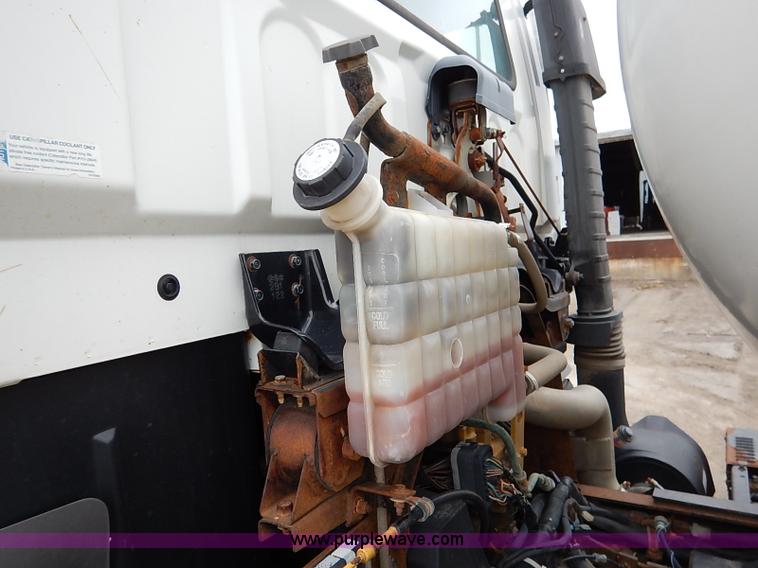 image for item I5082 1998 Chevrolet T7500 propane delivery truck