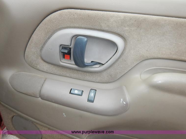 image for item I5083 2000 Chevrolet 2500 LS pickup truck