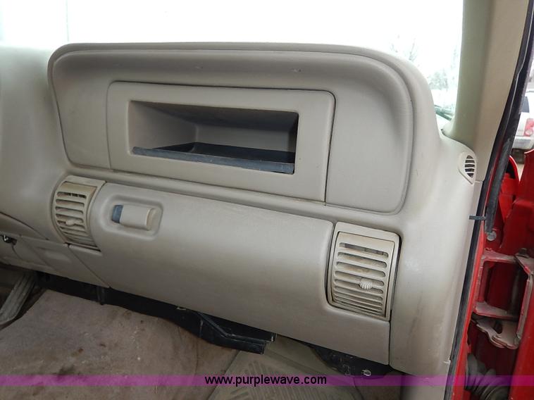 image for item I5083 2000 Chevrolet 2500 LS pickup truck