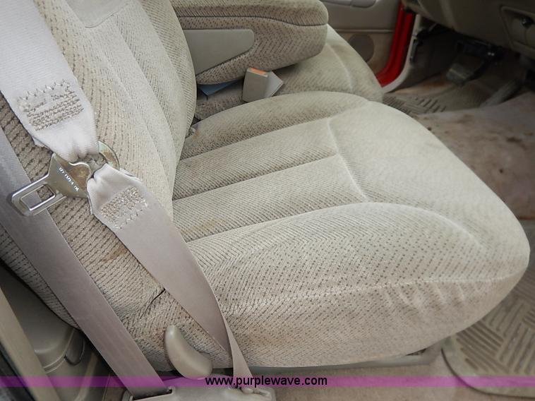 image for item I5083 2000 Chevrolet 2500 LS pickup truck