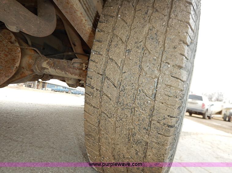 image for item I5083 2000 Chevrolet 2500 LS pickup truck