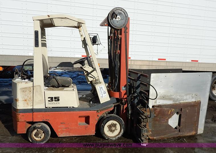image for item I5114 Nissan 35 forklift