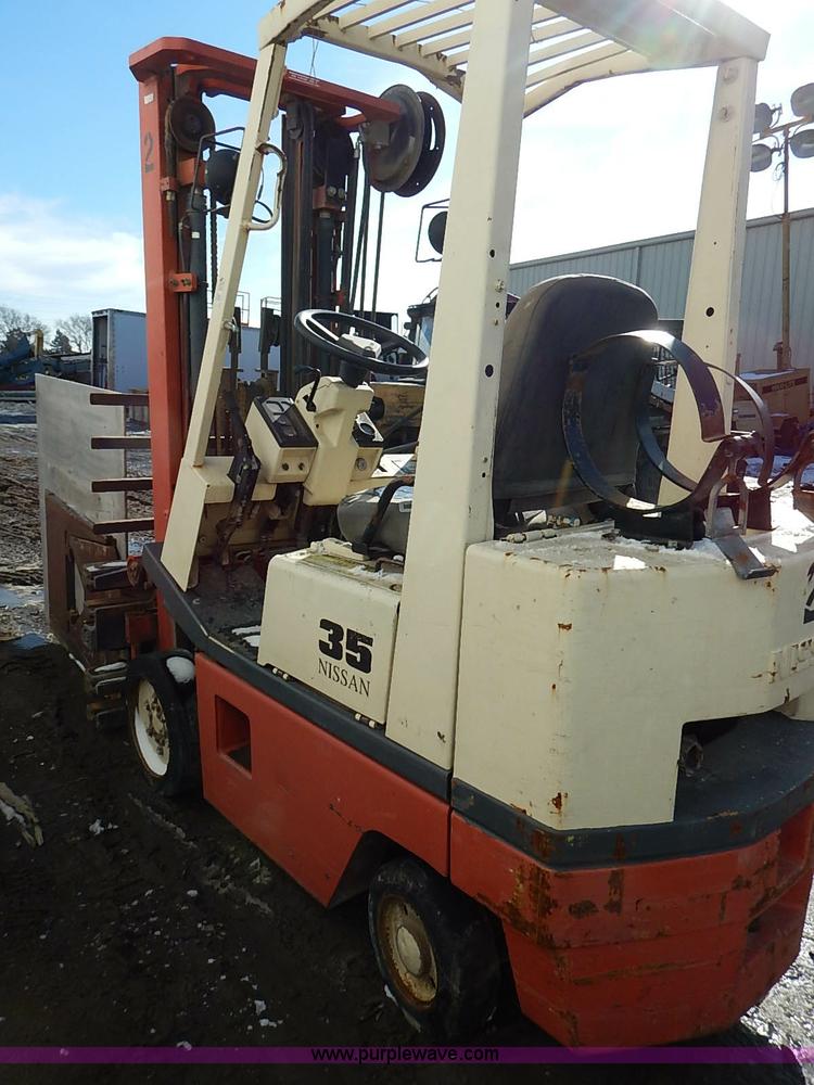 image for item I5114 Nissan 35 forklift