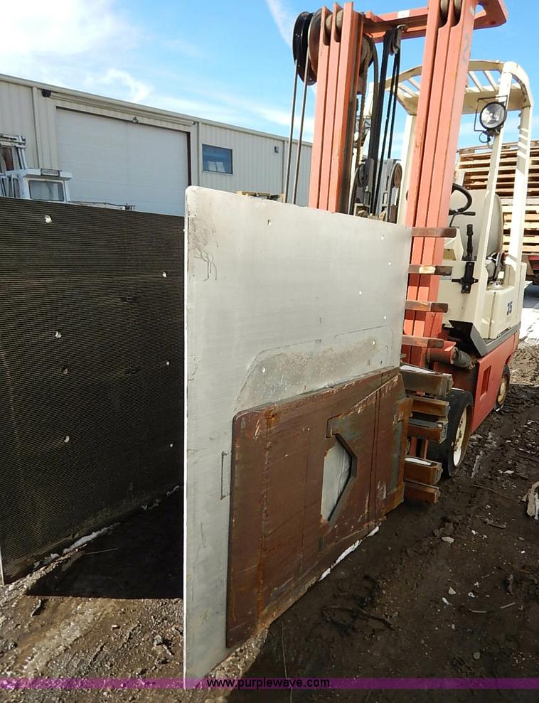 image for item I5114 Nissan 35 forklift