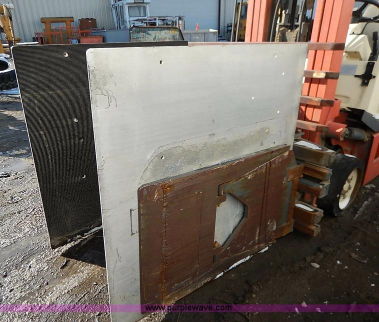 image for item I5114 Nissan 35 forklift