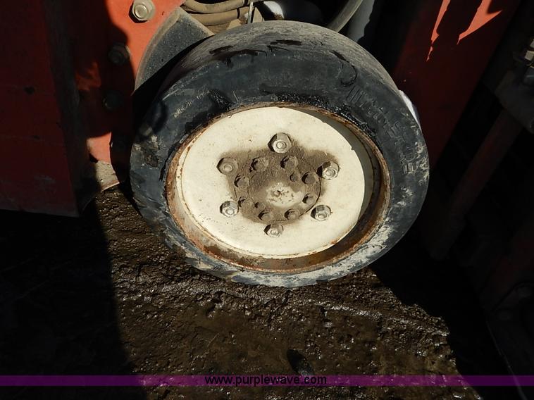 image for item I5114 Nissan 35 forklift