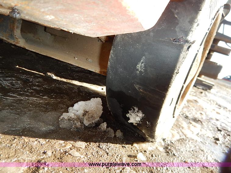 image for item I5114 Nissan 35 forklift