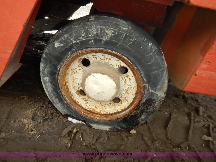 image for item I5114 Nissan 35 forklift