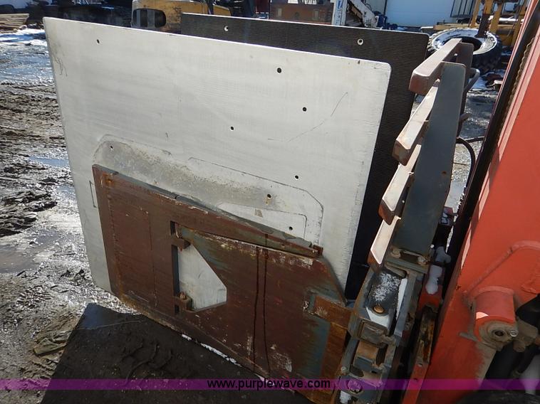 image for item I5114 Nissan 35 forklift