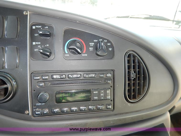 image for item I5122 2007 Ford E350 Super Duty El Dorado Aerolite van