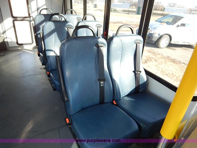 image for item I5122 2007 Ford E350 Super Duty El Dorado Aerolite van