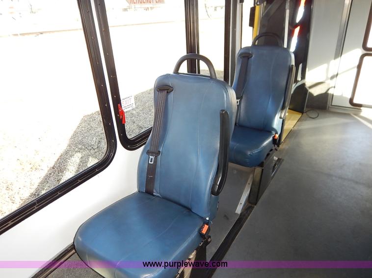 image for item I5122 2007 Ford E350 Super Duty El Dorado Aerolite van