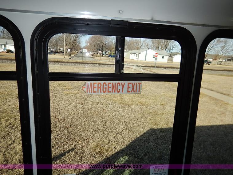 image for item I5122 2007 Ford E350 Super Duty El Dorado Aerolite van