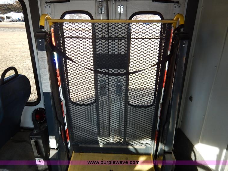 image for item I5122 2007 Ford E350 Super Duty El Dorado Aerolite van