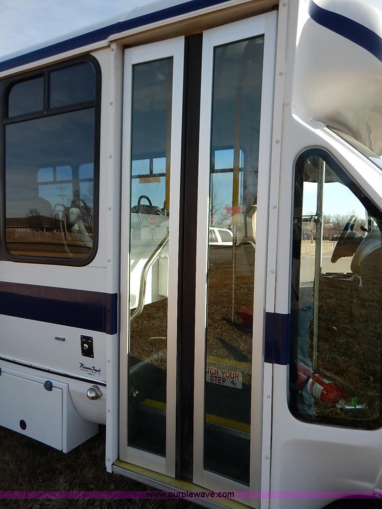 image for item I5122 2007 Ford E350 Super Duty El Dorado Aerolite van