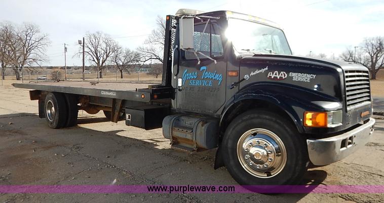 image for item I5126 1991 International 4700 tow truck