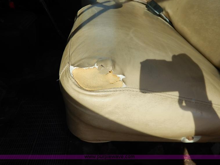 image for item I5126 1991 International 4700 tow truck