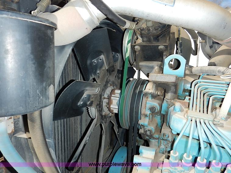 image for item I5126 1991 International 4700 tow truck