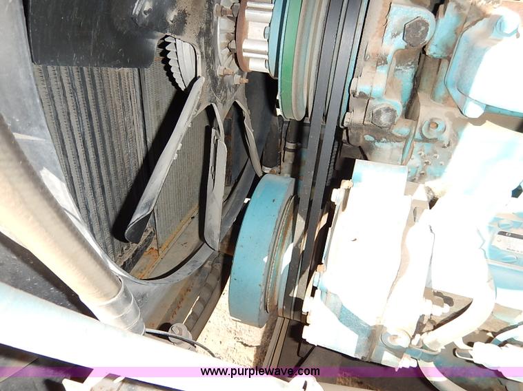 image for item I5126 1991 International 4700 tow truck