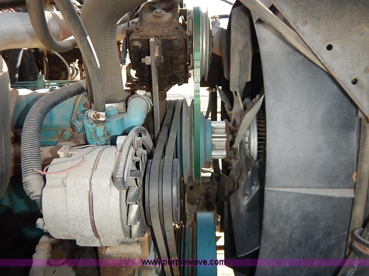 image for item I5126 1991 International 4700 tow truck