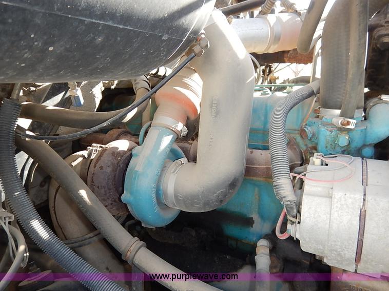 image for item I5126 1991 International 4700 tow truck