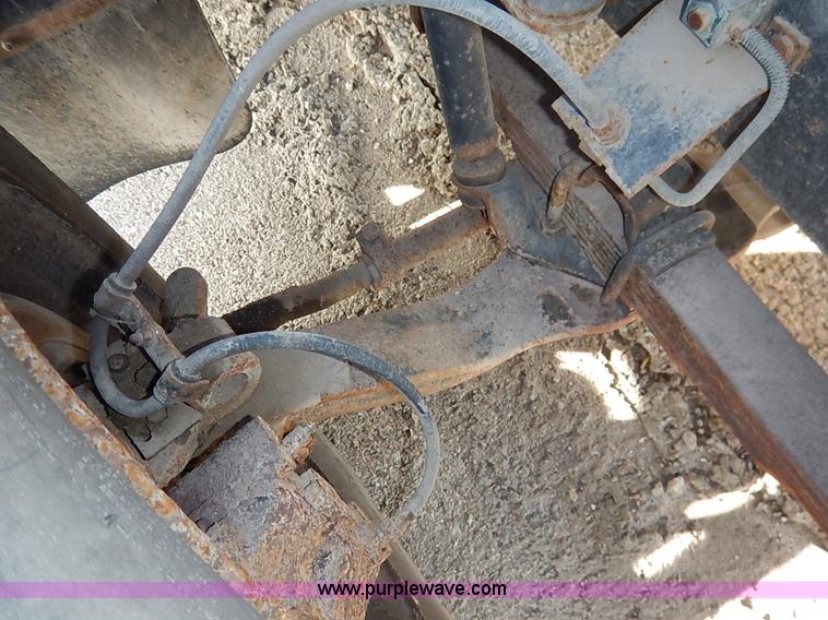 image for item I5126 1991 International 4700 tow truck