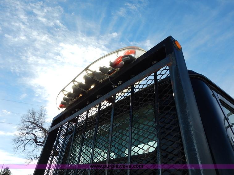 image for item I5126 1991 International 4700 tow truck