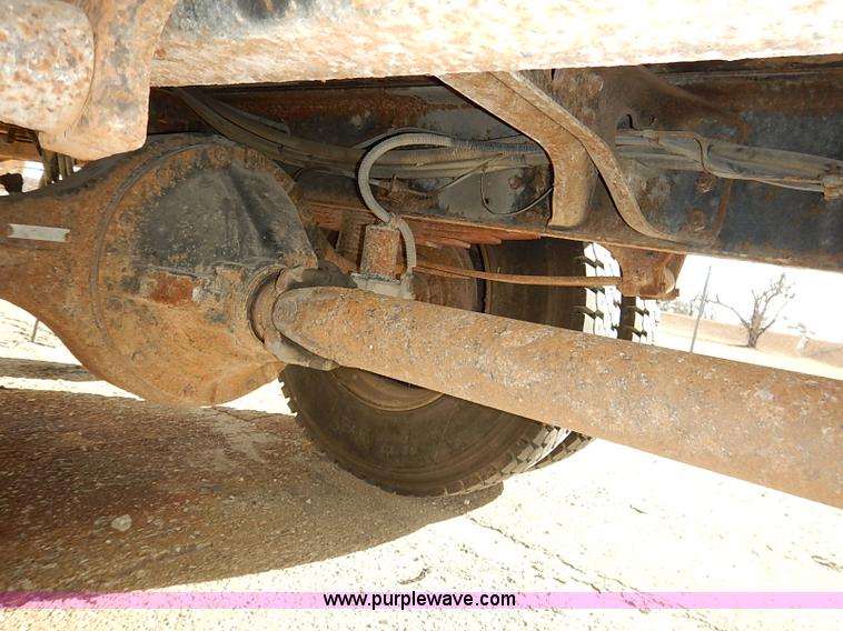 image for item I5126 1991 International 4700 tow truck