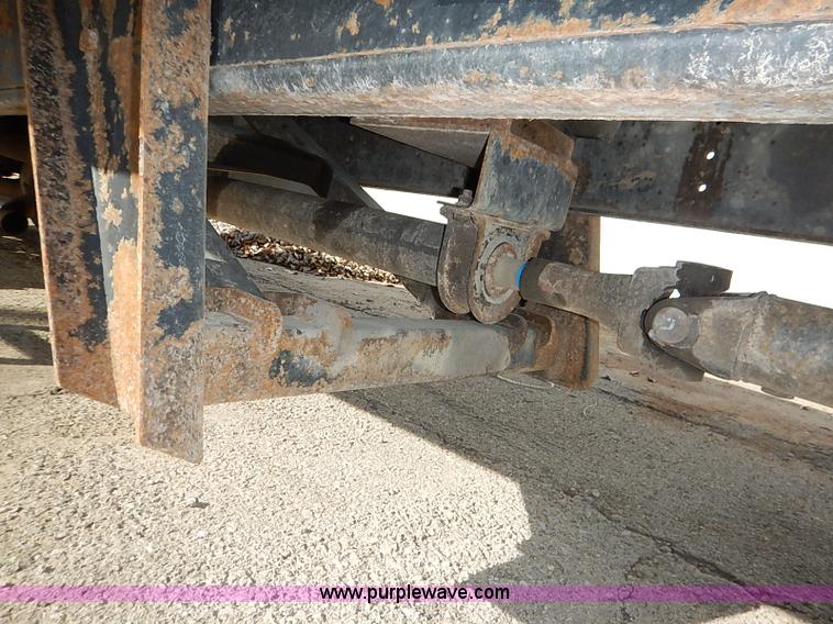 image for item I5126 1991 International 4700 tow truck