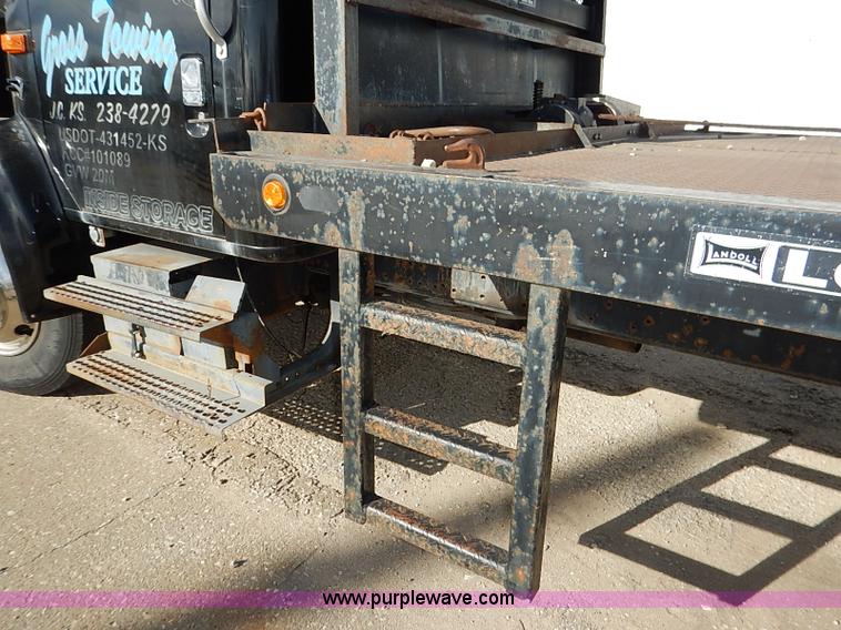 image for item I5126 1991 International 4700 tow truck