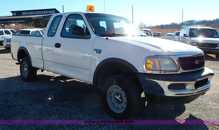 image for item I5132 1998 Ford F150 XL SuperCab pickup truck