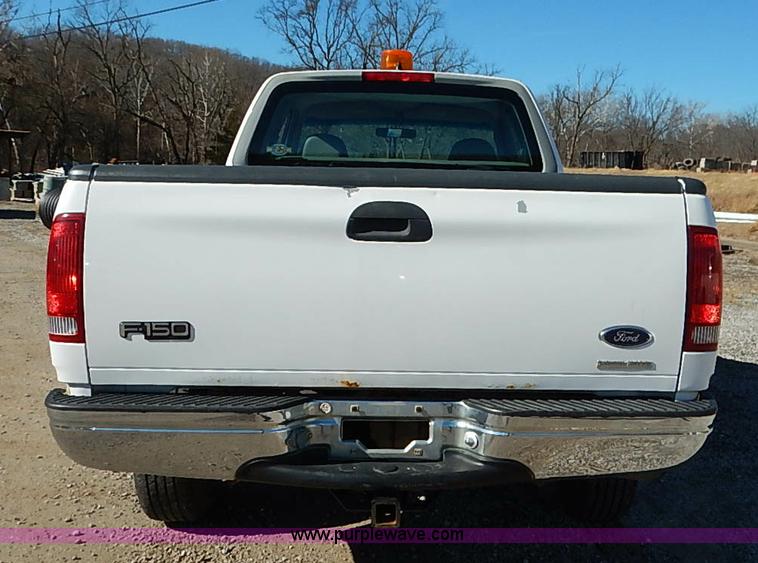 image for item I5132 1998 Ford F150 XL SuperCab pickup truck