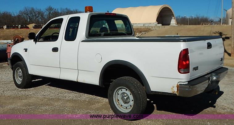 image for item I5132 1998 Ford F150 XL SuperCab pickup truck