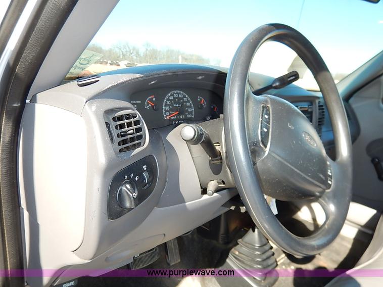 image for item I5132 1998 Ford F150 XL SuperCab pickup truck