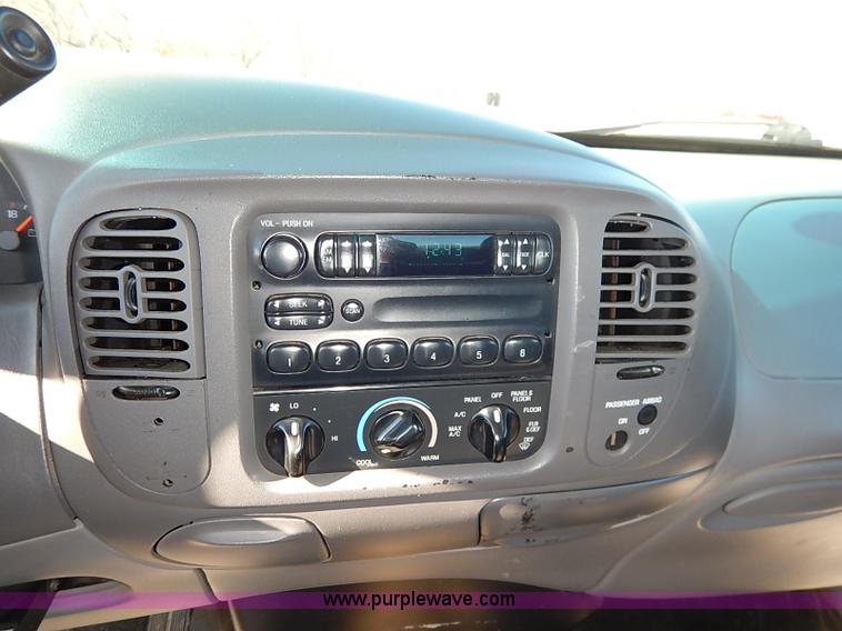 image for item I5132 1998 Ford F150 XL SuperCab pickup truck