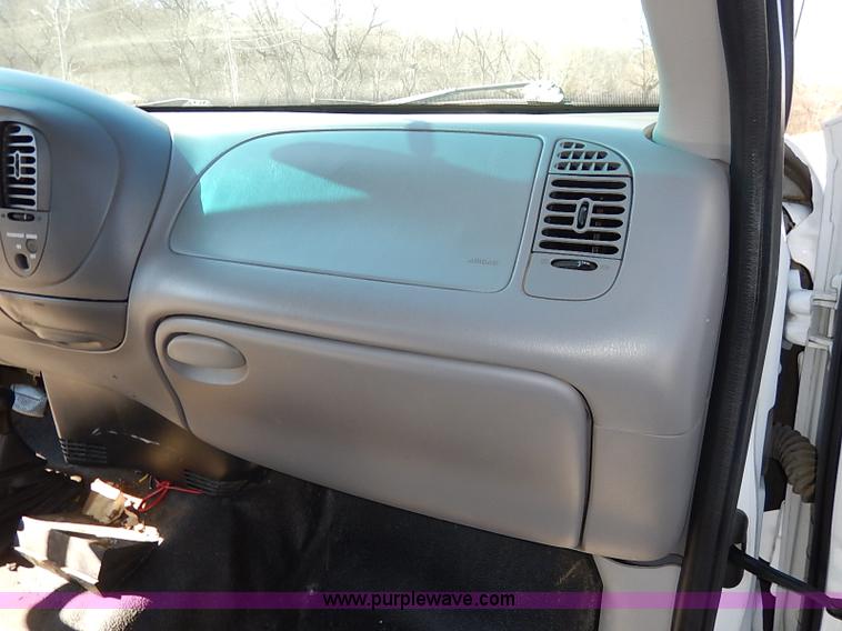 image for item I5132 1998 Ford F150 XL SuperCab pickup truck