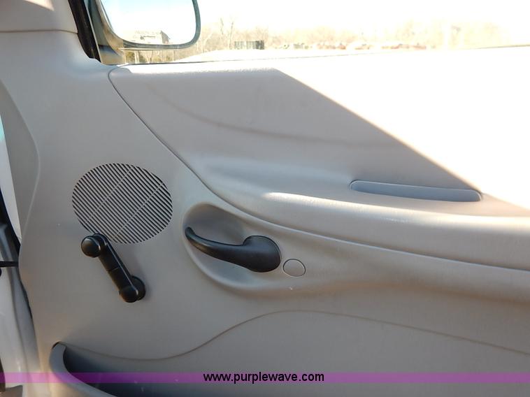 image for item I5132 1998 Ford F150 XL SuperCab pickup truck