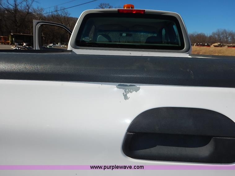 image for item I5132 1998 Ford F150 XL SuperCab pickup truck