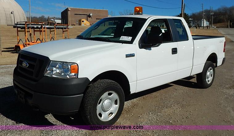 image for item I5135 2008 Ford F150 XL SuperCab pickup truck