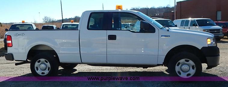 image for item I5135 2008 Ford F150 XL SuperCab pickup truck