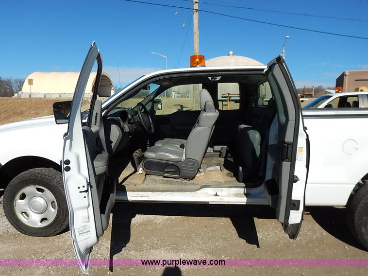 image for item I5135 2008 Ford F150 XL SuperCab pickup truck