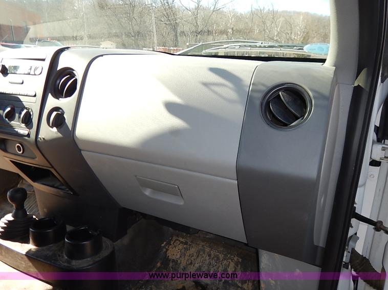 image for item I5135 2008 Ford F150 XL SuperCab pickup truck